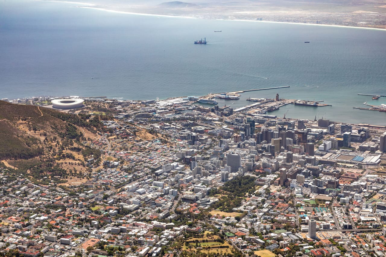 Cape Town (ZA), Table Mountain, Blick auf City Bowl -- 2024 -- 2855
