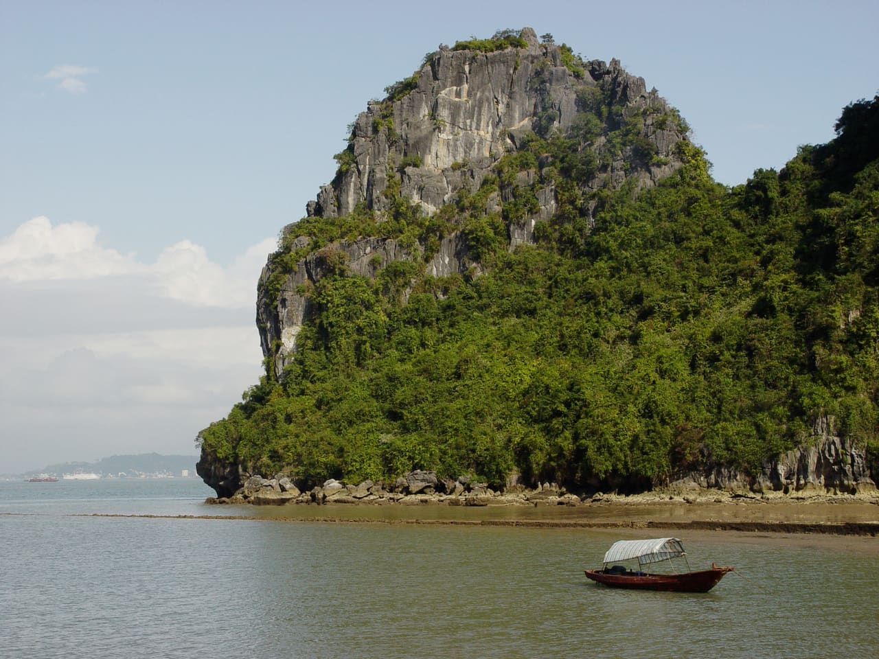 Ha-Long-Bay3