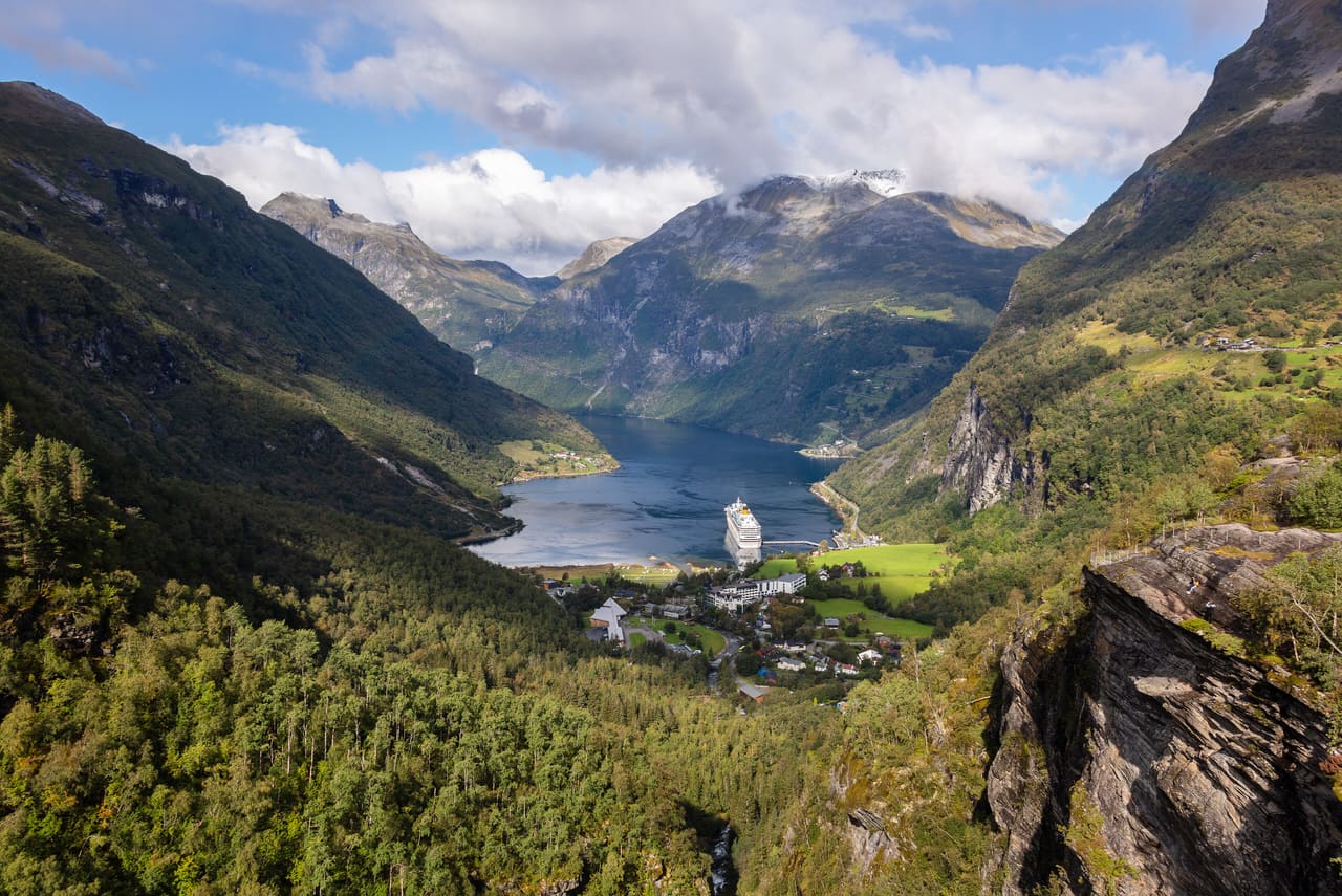 Fiordo de Geiranger desde Flydalsjuvet, Noruega, 2019-09-07, DD 59